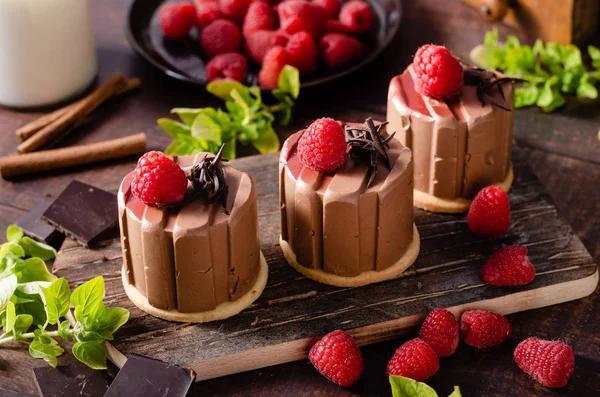 Mini pasteles de chocolate caseros —  Fotos de Stock