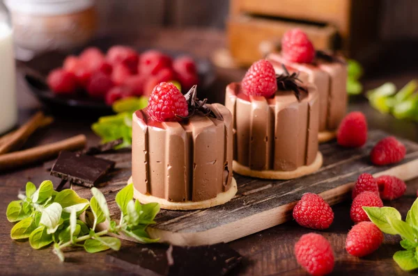 Mini gâteaux au chocolat faits maison — Photo