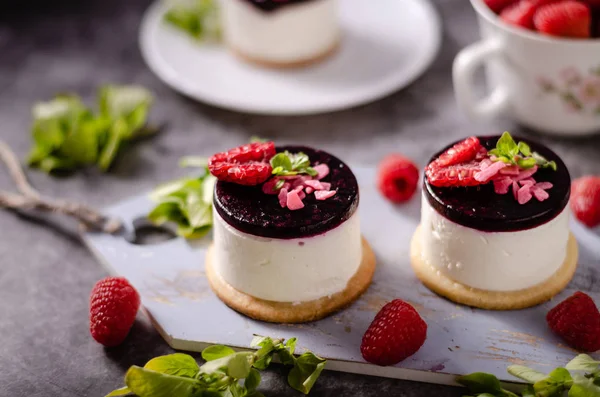 Ev yapımı rapsberry cheesecake — Stok fotoğraf