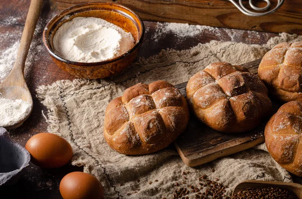 Freshly baked homemade buns — Stock Photo, Image