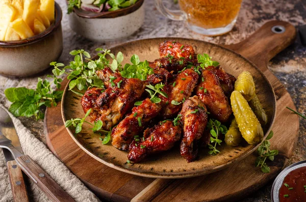 Grilled chicken wings — Stock Photo, Image