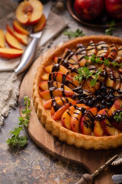 Nektarinler çikolatalı kek