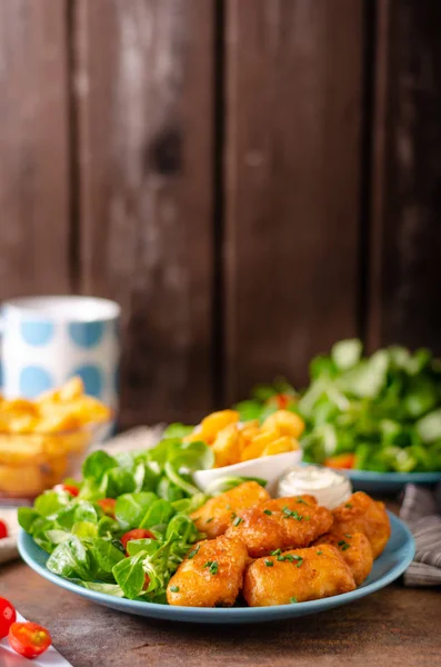 Homemade fish and chips — Stock Photo, Image