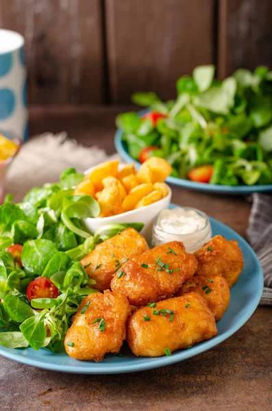 Homemade fish and chips — Stock Photo, Image