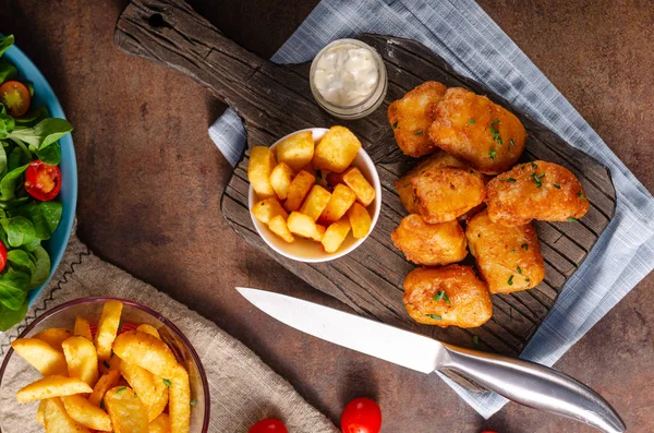 Homemade fish and chips — Stock Photo, Image