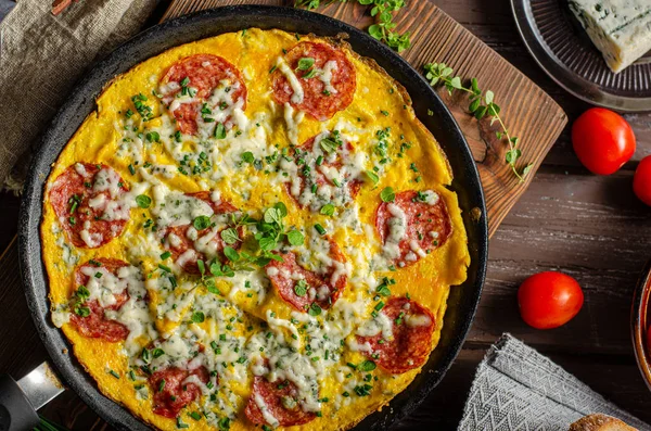 Omelette with salami and blue cheese — Stock Photo, Image