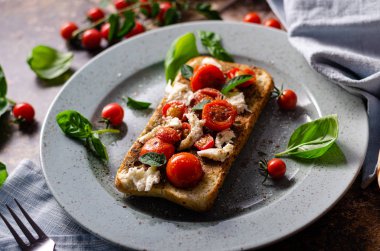 Bruschetta domates mozzarella kahvaltı