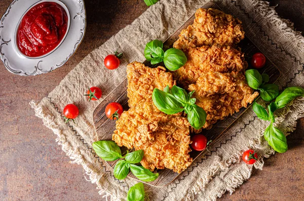 Ropogós csirke steak kukoricapehely — Stock Fotó