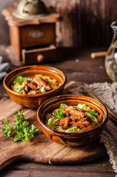 Verse tomatenpasta met zalm — Stockfoto