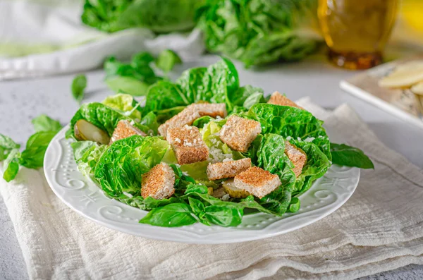 Delicious Fresh Lettuce Salad Garlic Croutons Olive Oil Cheese Top — Stock Photo, Image