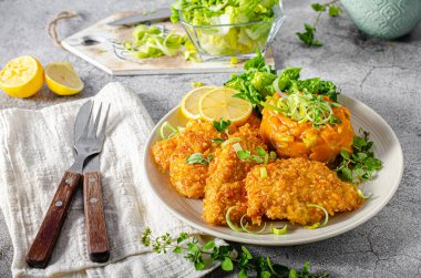 Mısır gevreği ve tatlı patatesli lezzetli ekmek.