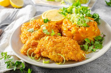 Mısır gevreği ve tatlı patatesli lezzetli ekmek.