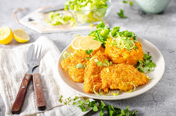 Mısır gevreği ve tatlı patatesli lezzetli ekmek.