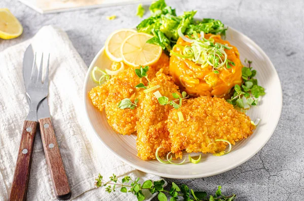 Mısır gevreği ve tatlı patatesli lezzetli ekmek.