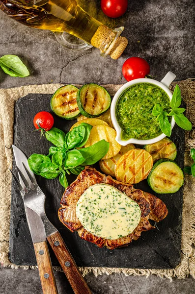 Grilled Steak Herbs Butter Grilled Vegetable Garlic — Stock Photo, Image