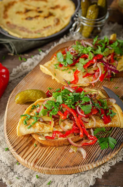 Delicious Simple Breakfast Fresh Vegetable Homemade Bread — Stock Photo, Image