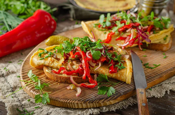 Delicioso Sencillo Desayuno Verduras Frescas Pan Casero —  Fotos de Stock