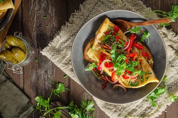 Delicioso Sencillo Desayuno Verduras Frescas Pan Casero —  Fotos de Stock