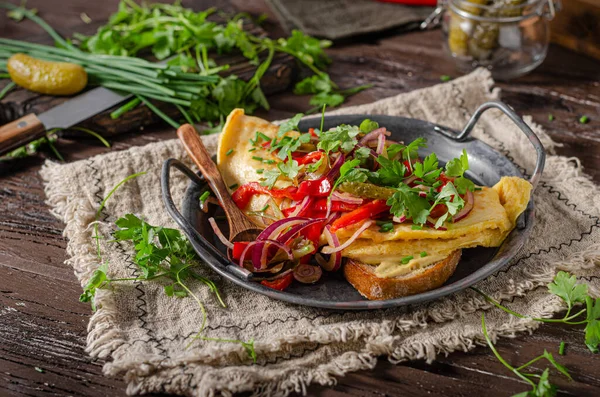 Delicioso Sencillo Desayuno Verduras Frescas Pan Casero —  Fotos de Stock