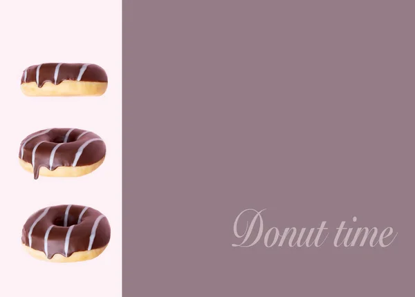 Três donuts em esmalte de chocolate escuro com listras de chocolate branco — Fotografia de Stock