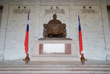 C.K.S. Memorial Hall Chiang Kai Shek heykeli