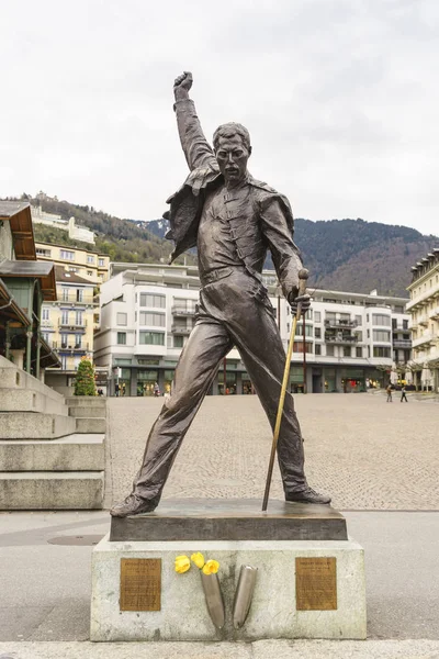 Estatua de Freddie Mercury, rockstar británico de la banda QUEEN . Imagen de stock