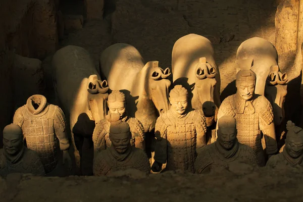 Los guerreros de terracota del eterno ejército de Qin Shi Huang . —  Fotos de Stock