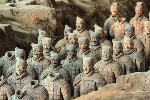 Los guerreros de terracota del eterno ejército de Qin Shi Huang . Imágenes de stock libres de derechos