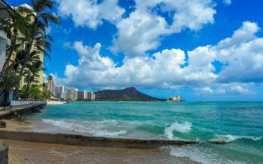 Diamond Head Waikiki Beach, Hawaii'den görülen yanardağ