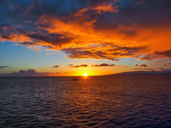 Tramonto Nell Oceano Pacifico Sulla Spiaggia Waikiki — Foto Stock