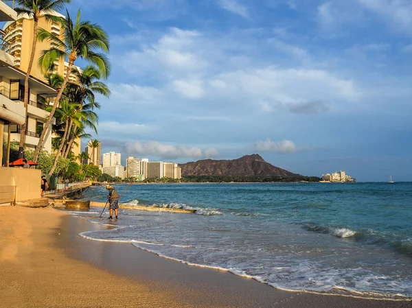 Usa Hawaii August 2018 Waikiki Beach Sunset Man Using Metal — Stock Photo, Image