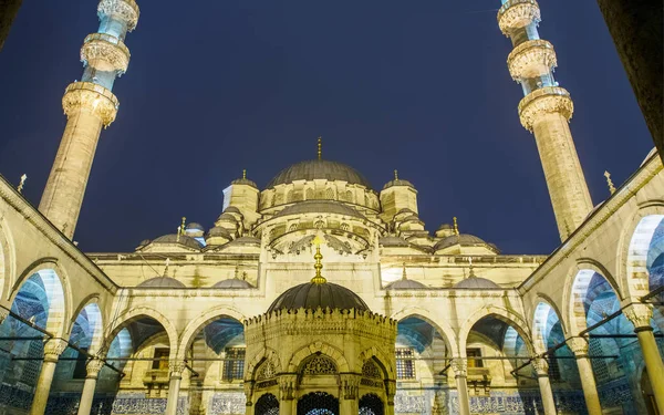 "La nueva mezquita" por la noche — Foto de Stock