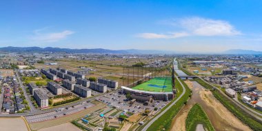 Büyük golf sahası üzerinde hava manzarası