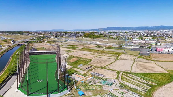 从空中俯瞰巨大的高尔夫球场 — 图库照片