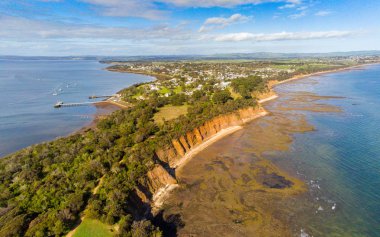 Corinella 'daki Yerleşim Noktasındaki Kayalıklar