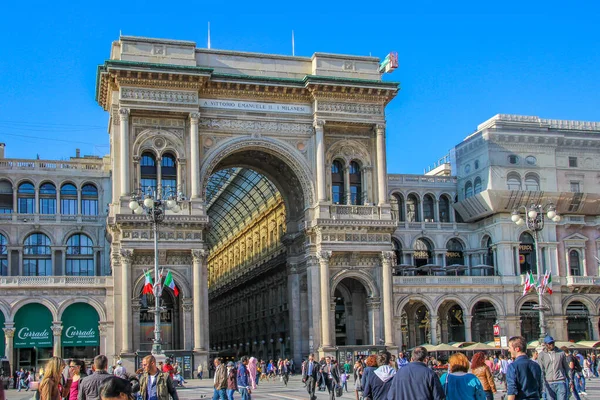 Галерея Вітторіо Емануеле II вхід в Мілані — стокове фото