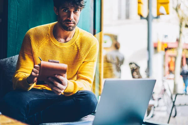 Cropped Portrait Handsome Student Looking Camera While Watching Training Webinar — Stock Photo, Image