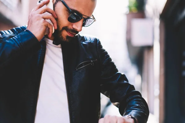 Young Man Talking Smartphone Checking Time Arranging Meeting While Staying — Stock Photo, Image