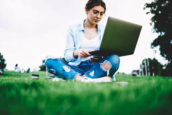 Pensive Female Freelancer Eyewear Concentrated Remote Job Searching Information Project — Stock Photo, Image