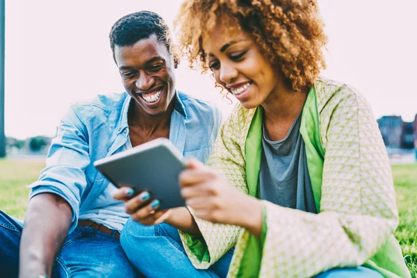 Cheerful Afro American Couple Enjoying Good Internet Connection Watching Funny — Stock Photo, Image