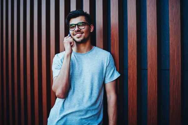Half Length Portrait Cheerful Hipster Guy Eyewear Laughing Friendly Conversation — Stock Photo, Image
