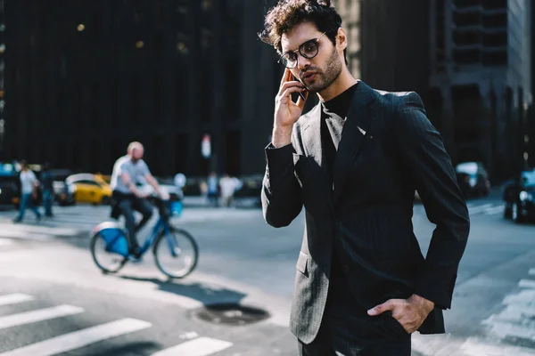 Young Male Entrepreneur Formal Suit Standing Avenue Downtown Talking Smartphone — Stock Photo, Image