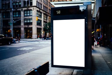 Otobüs İstasyonu billboard reklam metin mesajı veya promosyon içerik, boş sahte Lightbox kadar bilgi, dur sığınak net poster görüntü kentsel şehir sokak'için boş kopya alanı ekranlı