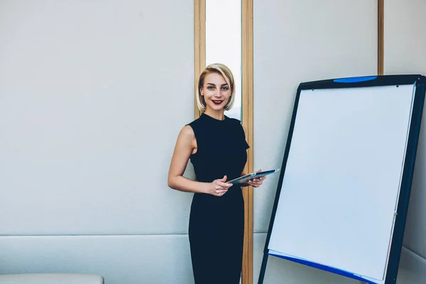 Half Length Portrait Blonde Female Coach Business School Standing Mock — Stock Photo, Image