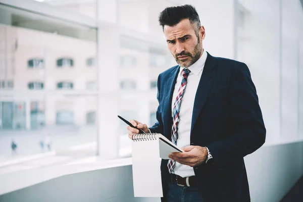 Retrato Confianza Orgulloso Ceo Años Edad Vestido Con Ropa Formal — Foto de Stock