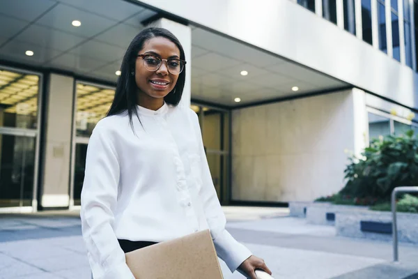Portrait Successful African American Female Office Employee Dressed White Shirt — Stock Photo, Image