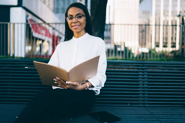 Portrait Positive African American Female Employee Dressed Stylish White Shirt — Stock Photo, Image