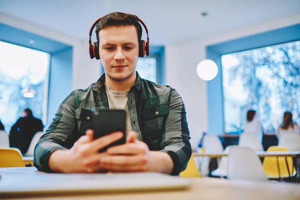 Headphones Watching Movie Smartphone Leisure Coworking Space Positive Teen Hipster — Stock Photo, Image