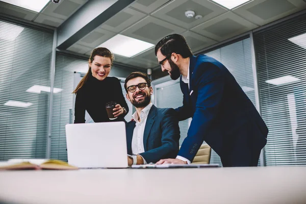 Two Businessman Businesswoman Take Coffee Break Conference Team Watching Funny — Stock Photo, Image