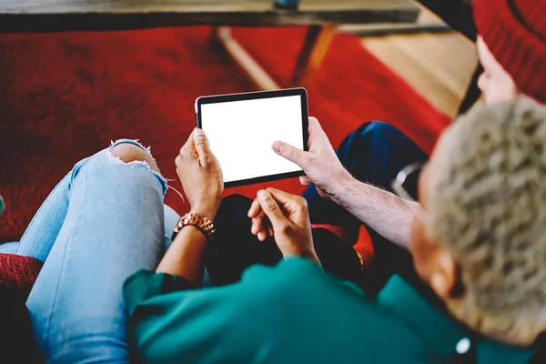 Aygıtta Modern Dokunmatik Ped Ile Kopya Alanı Göstermek Internet Içerik — Stok fotoğraf